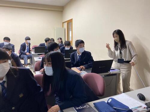 大森さん授業風景⑧.jpg